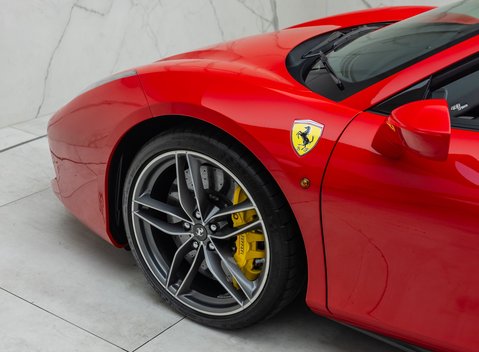 Ferrari 488 SPIDER 35