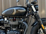 Triumph Bonneville 1.2 Bonneville Bobber Black 2