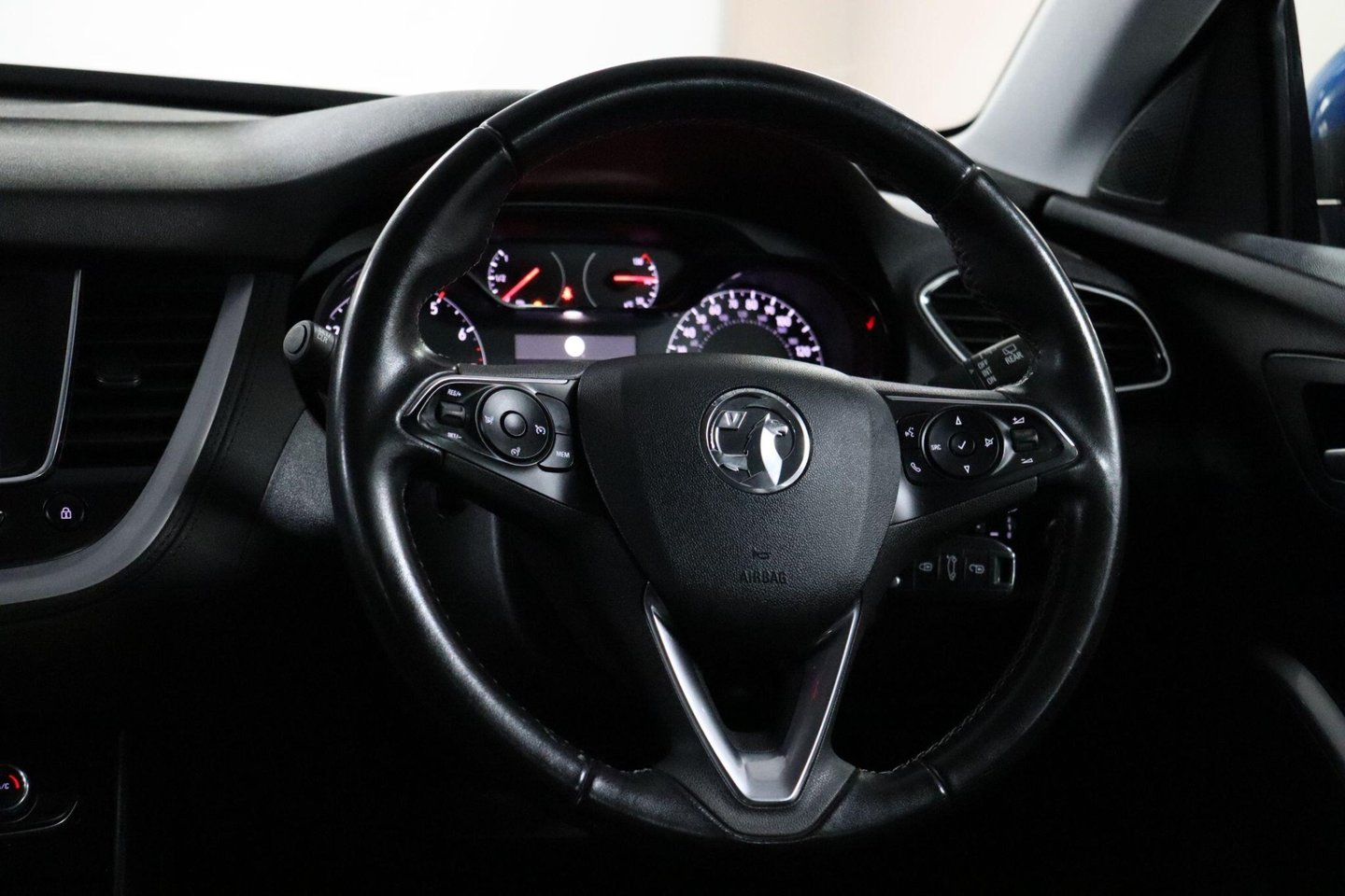 2021 Vauxhall Grandland X — image 40
