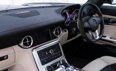 Mercedes-Benz SLS AMG 15