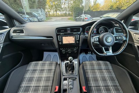 Volkswagen Golf GTD -TWO OWNERS -£20 ROAD TAX -9 SERVICES - ORIGINAL & UNMODIFIED -KEYLESS 13