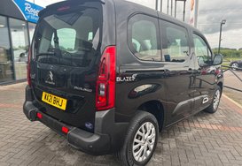 Citroen Berlingo BLUEHDI FEEL M WHEELCHAIR RAMP 10