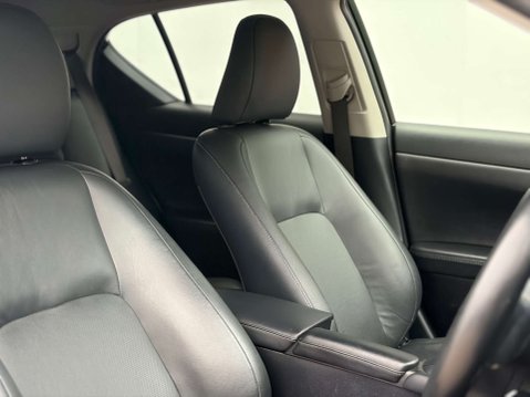 Lexus CT 1.8 CT 200h Luxury CVT 5dr 8