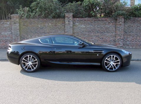 Aston Martin DB9 Carbon Black Edition 2