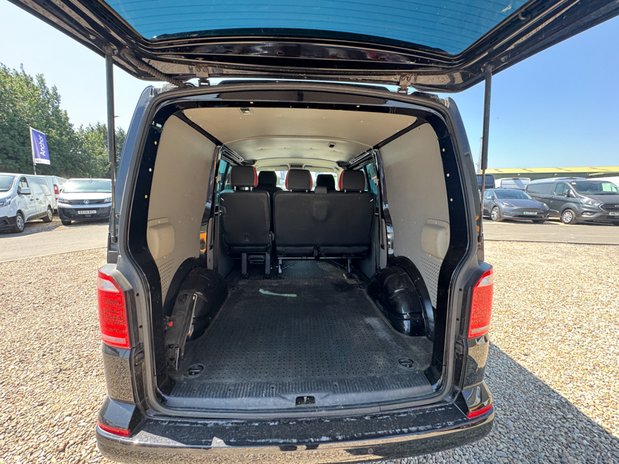 Volkswagen Transporter Crew Cab [SOLD KH] AUTO SWB L1H1 T32 Sportline Air Con Alloys Sensors EURO 11