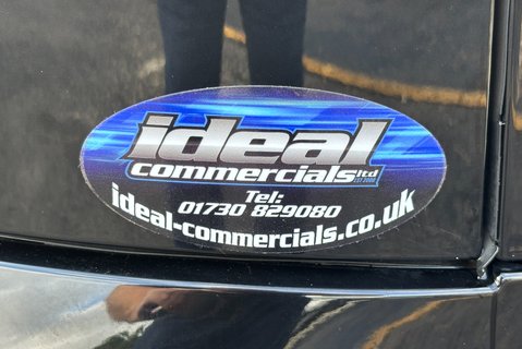 Land Rover Discovery D300 HSE Panel Van - Rear Seat Conversion / Black Pack 13