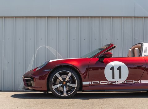 Porsche 911 (992) Targa 4S Heritage Design Edition 34