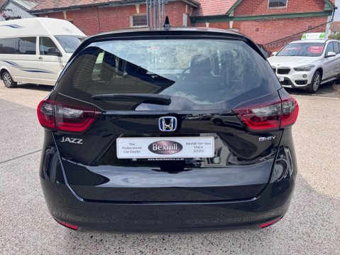 Honda Jazz I-MMD SR 9