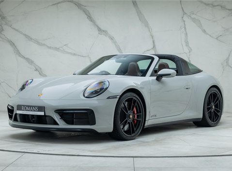 Porsche 911 Targa 4 GTS (992) 1