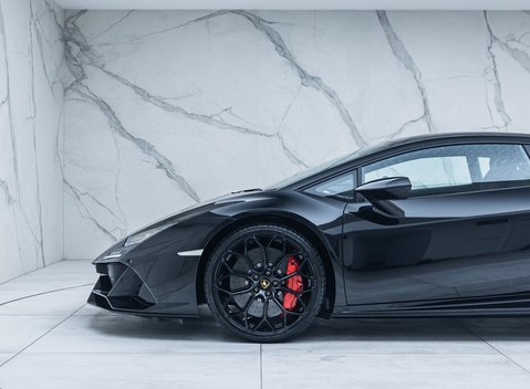 Lamborghini Huracan LP640-4 EVO 32