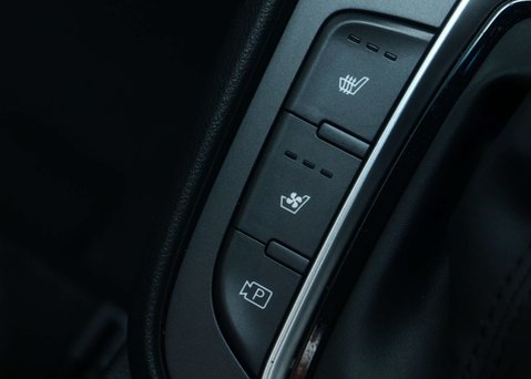 Hyundai KONA 1.6 h-GDi Ultimate SUV 5dr Petrol Hybrid DCT Euro 6 (s/s) (141 ps) 34