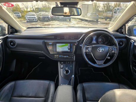 Toyota Auris 1.8 VVT-h Excel Touring Sports 5dr Petrol Hybrid CVT Euro 6 (s/s) (136 ps) 15
