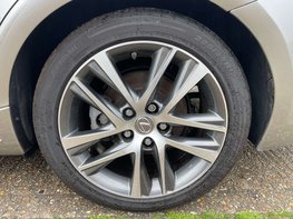 Lexus Is 2.5 IS 300h Advance CVT 4dr 15