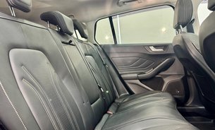 Ford Focus VIGNALE TDCI FSH Opening Pano Sunoof  Adaptive Cruise Head Up Display +++ 13