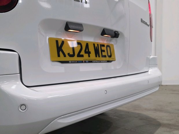 Citroen Berlingo BERLINGO XL DIESEL1.5 Blue HDi 100ps Van Driver 9