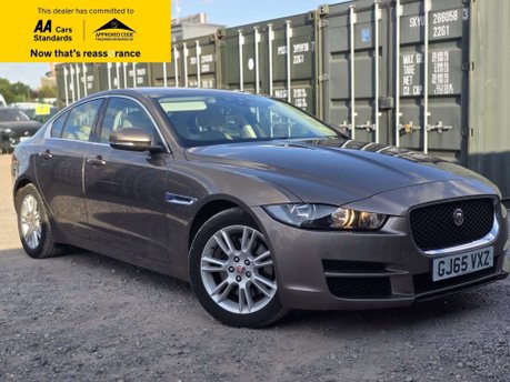 2015 Jaguar XE — photo 1 of 5