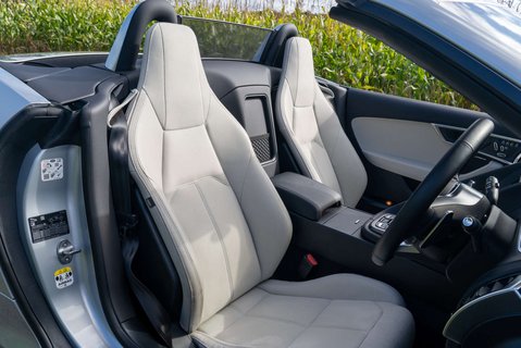 Jaguar F-Type F-Type I4 R-Dynamic 10