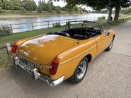 MG B ROADSTER 4