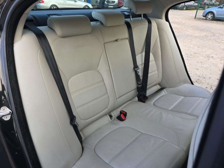 Jaguar XE 2.0d Prestige Auto Euro 6 (s/s) 4dr 31
