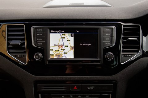 Volkswagen Golf SV GT TSI 29