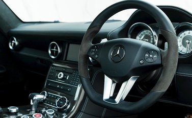 Mercedes-Benz SLS AMG 11