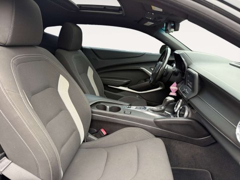 Chevrolet Camaro CHEVROLET || 3,564cc || 2018 || PETROL 14
