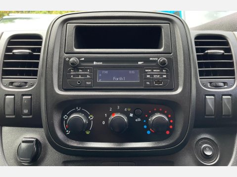 Renault Trafic 1.6 dCi 27 Business SWB Standard Roof Euro 6 5dr 29