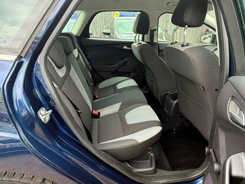 Ford Focus 1.0T EcoBoost Zetec Euro 5 (s/s) 5dr 16
