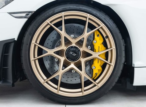 Porsche Cayman GT4 RS (718) 8