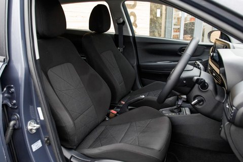 Hyundai BAYON T-GDI SE CONNECT DCT MHEV 30