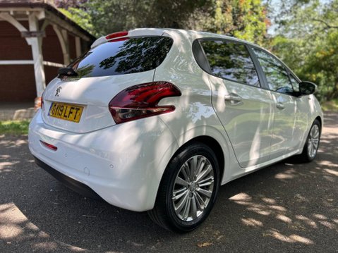 Peugeot 208 PURETECH S/S SIGNATURE 15