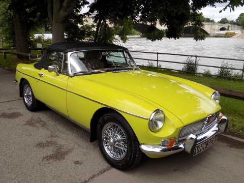 MG B ROADSTER 81