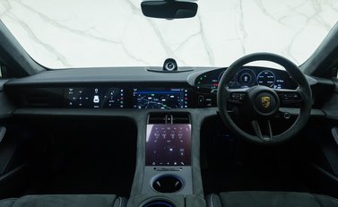 Porsche Taycan GTS SPORT TURISMO 24