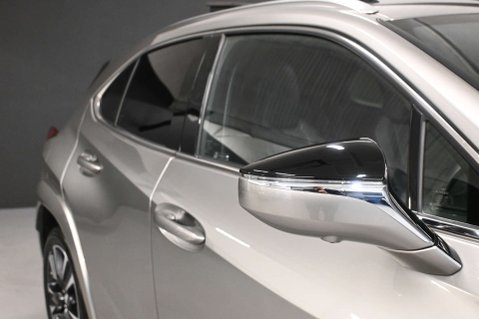 Lexus Ux 2.0 UX 250h Takumi 4x2 CVT 5dr 21