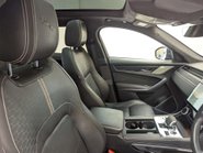 Jaguar F-Pace 2.0 F-PACE R-Dynamic HSE D MHEV AWD Auto 4WD 5dr 28