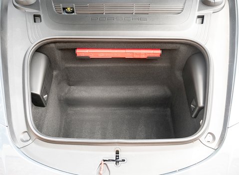 Porsche 911 (991.2) Carrera 27