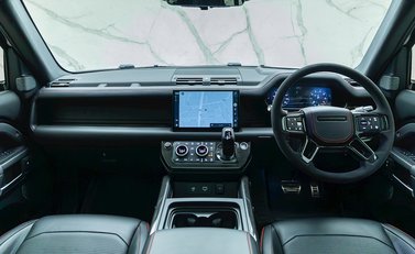 Land Rover Defender 110 V8 P525 URBAN XRS 20