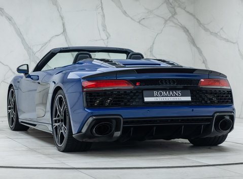 Audi R8 V10 PERFORMANCE CARBON BLACK SPYDER 14