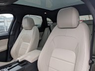 Jaguar F-Pace V6 FIRST EDITION AWD 15