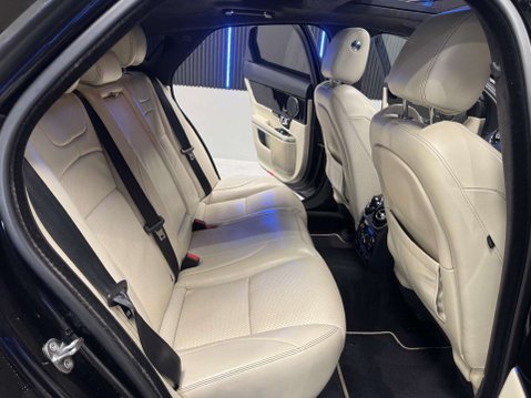 Jaguar XJ 3.0d V6 R-Sport Saloon 4dr Diesel Auto Euro 6 (s/s) (300 ps) 65