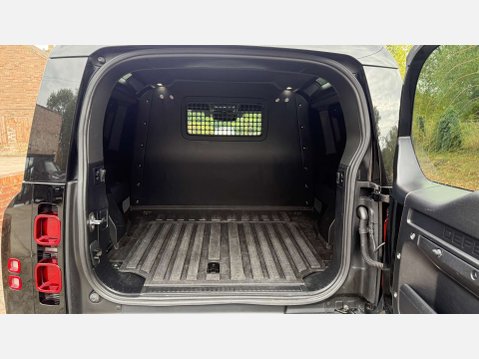 Land Rover Defender 3.0 Defender Hard Top X-Dynamic HSE D MHEV Auto 4WD 11