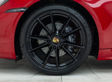 Porsche 911 Carrera 4 (992) 28