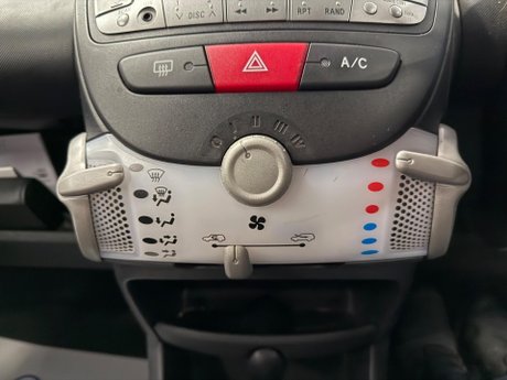 Toyota Aygo 1.0 VVT-i Move MultiMode Euro 5 5dr 29