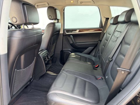 Volkswagen Touareg 3.0 Touareg V6 TSi Hybrid Auto 4WD 5dr 65
