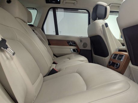 Land Rover Range Rover 3.0 Range Rover Autobiography Auto 4WD 5dr 46