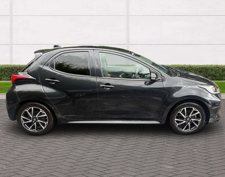 Toyota Yaris 1.5 Yaris Design HEV CVT 5dr 8