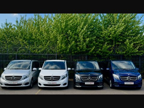 Mercedes-Benz V Class 2.2 V220d AMG Line MPV 5dr Diesel G-Tronic+ Euro 6 (s/s) 7 Seat (163 ps) 2