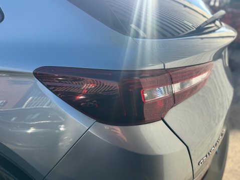 Vauxhall Grandland X 1.2 Turbo SRi Nav Auto Euro 6 (s/s) 5dr 32