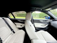Jaguar XE R-DYNAMIC HSE 5