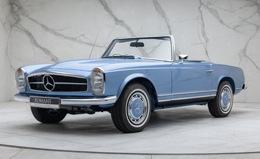Mercedes-Benz 280 SL W113 Pagoda 1